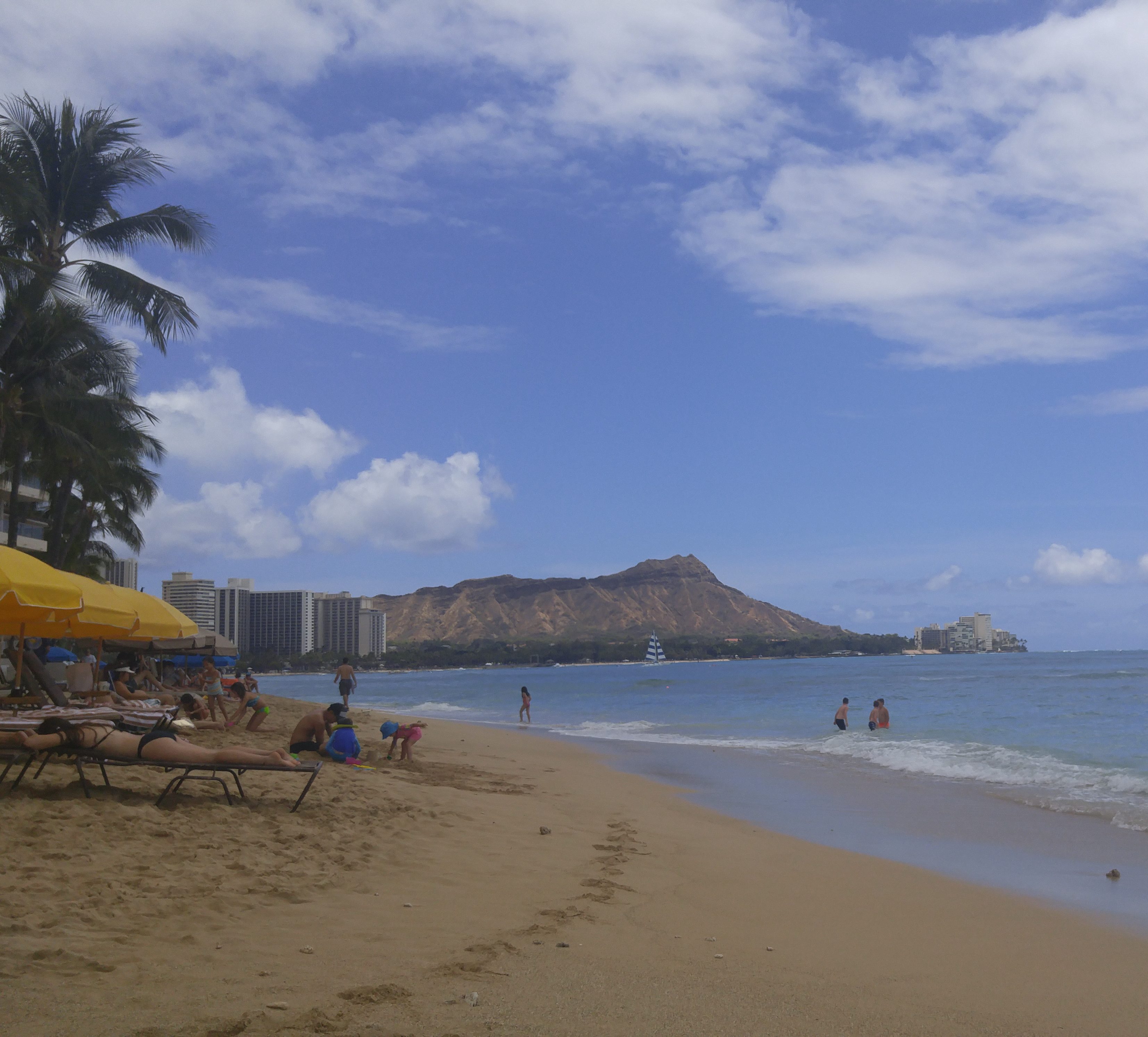 Waikiki — Fifth Avenue on a beautiful beach